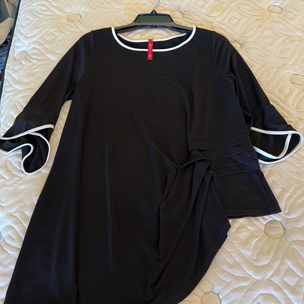 IC by Connie K black tunic size small